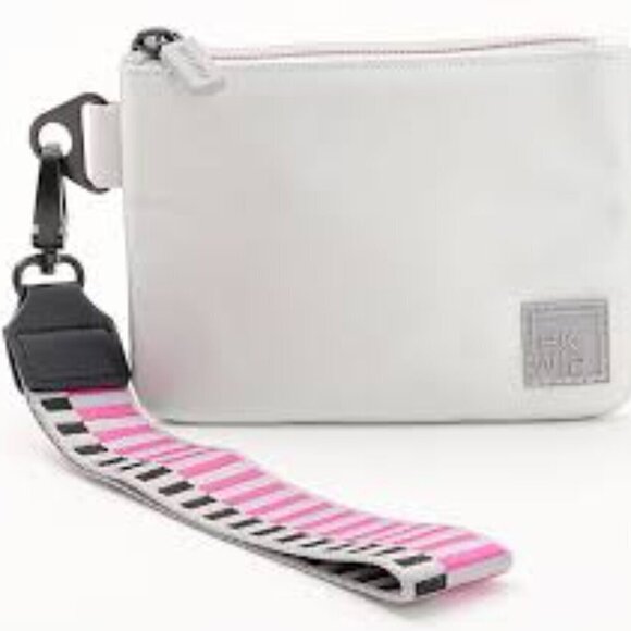 IHKWIP Everyday Essentials RFID Wristlet Pouch Silver Metallic - Picture 1 of 9